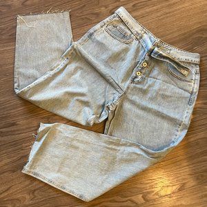 NWOT Find. Belted hi-rise relaxed jeans sz 32x32